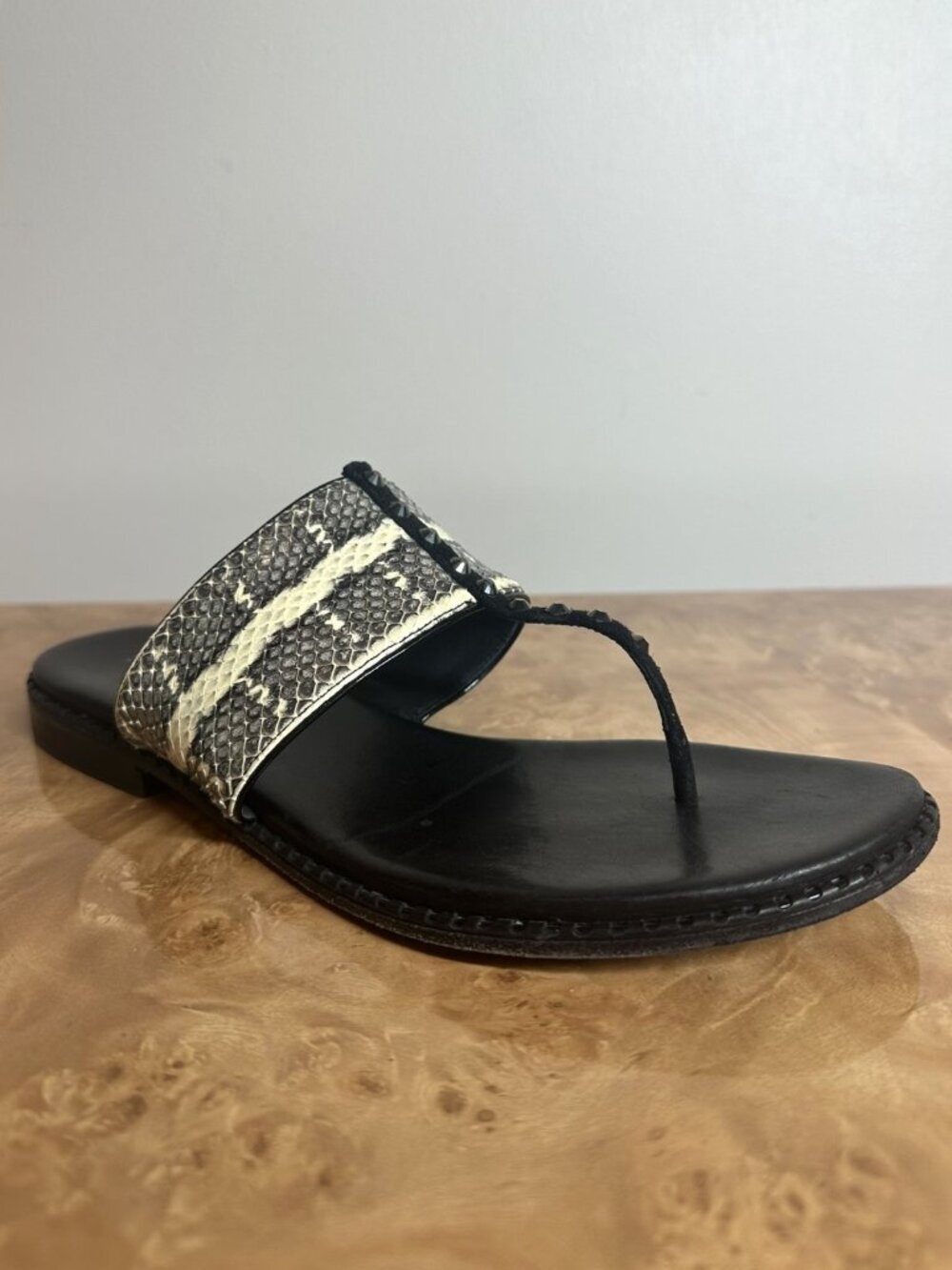 Donald Pliner Lacy Snakeskin Black Leather T-Strap Thong Sandals Women's 9M